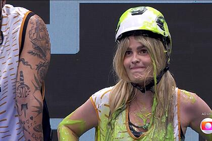 Yasmin Brunet melada de verde na Prova do Líder que aconteceu na estreia do BBB 23
