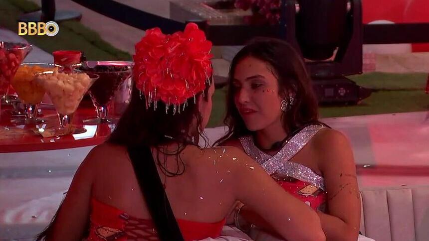 Alane olha para Vanessa Lopes na terceira festa do BBB 24