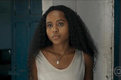 Duda Santos como Maria Santa no primeiro capítulo de Renascer