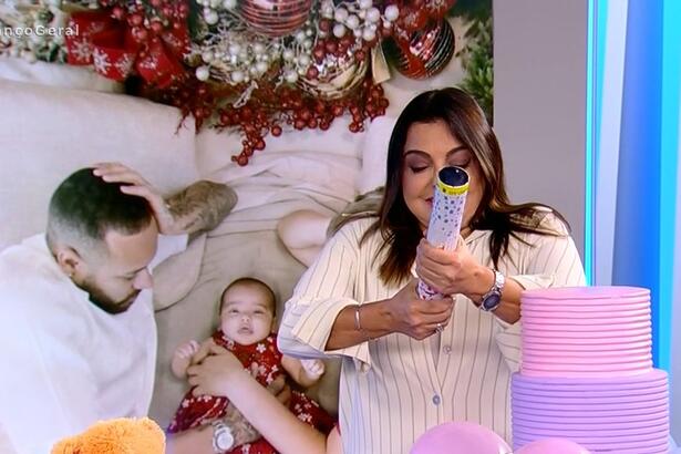 Fabíola Reipert abre confetes no chá revelação do filho de Neymar na TV
