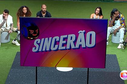 Emparedados Vinicius, Giovanna Pitel, Marcus Vinicius, Alane, Luigi e Rodriguinho em frente ao logo do Sincerão