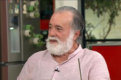 Tony Ramos sorridente no café da Manhã do Mais Você
