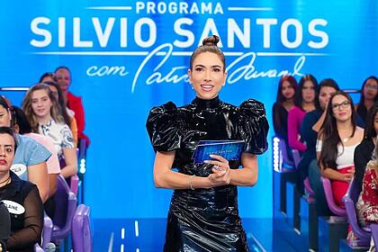 Patrícia Abravanel junto com o auditório no Programa Silvio Santos