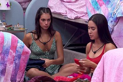 Alane e Isabelle em conversa no Quart Fada do BBB 24