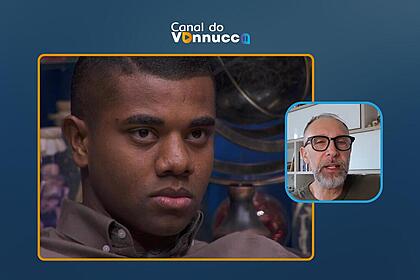 Arte da Coluna do Vannucci com Davi recebendo discurso de Tadeu Schmidt na sala do BBB 24