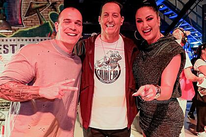 Benja e Helen Ganzaroli no palco do É Tudo Nosso