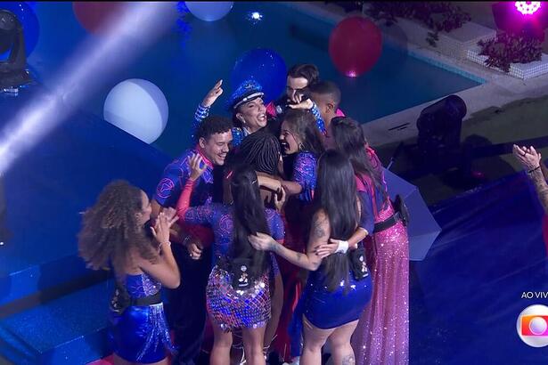 Ivete Sangalo abraça brothers na festa do BBB 24