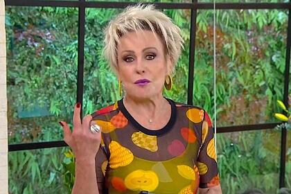 Ana Maria Braga discursando no Mais Você