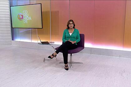 Monica Silveira no estúdio do Globo Comunidade