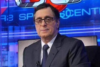 Antero Greco em foto posada nos estúdios da ESPN