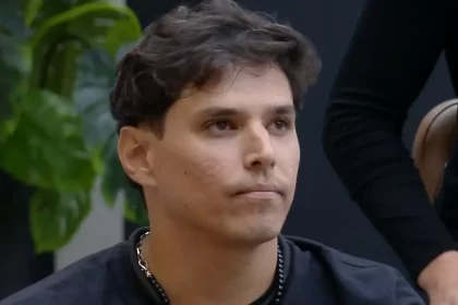 Bruno cardoso na sala de a grande conquista