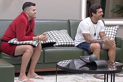 Kaio e hadad o quarto dos donos da mansão