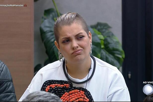MC Mari com semblante triste após ser eliminada do A Grande Conquista.