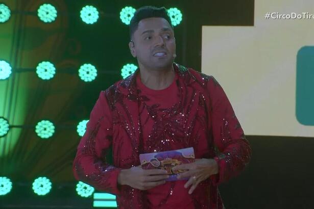 Tirulipa apresenta o Circo do Tiru, seu programa no SBT