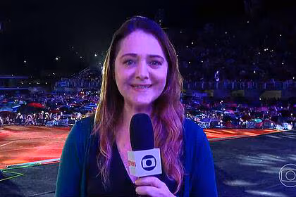 Larissa schmidt no palco da marcha pra jesus no rio de janeiro