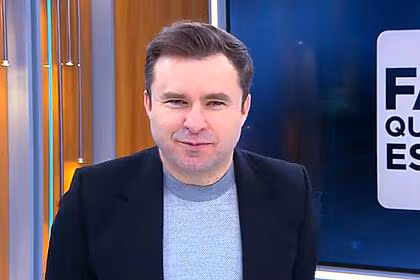 Bispo marcio carotti no estúdio do fala que eu te escuto