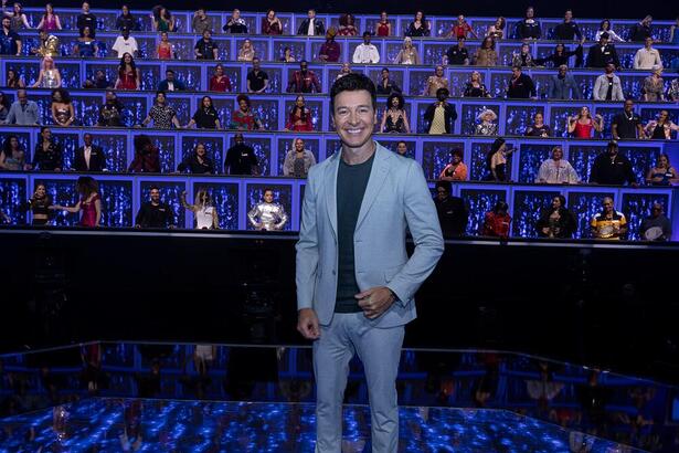 Rodrigo Faro e o painel de jurados na final canta comigo
