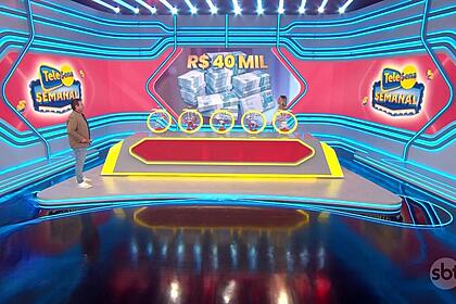 Cenário do sorteio da Tele Sena Semanal em vermelho