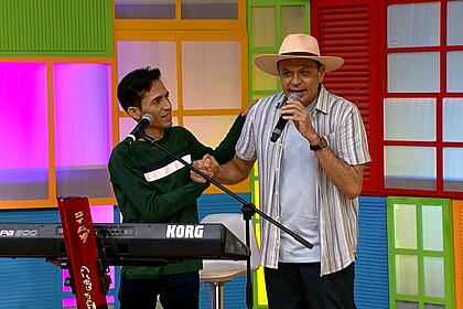 Frank Aguiar com convidado no prograna
