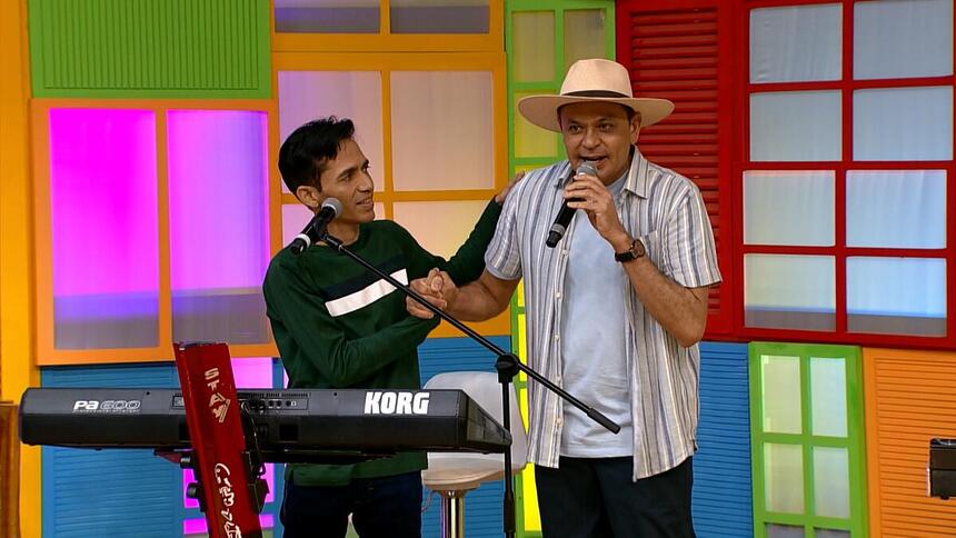 Frank Aguiar com convidado no prograna