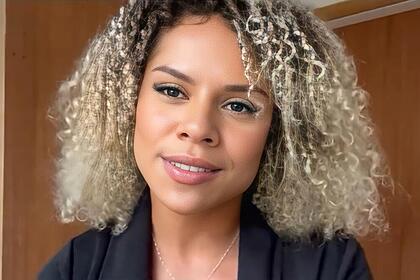 Kevelin gomes sorrindo em entrevista a record