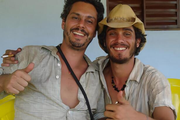 Alexandre Nero e Thommy Schiavo nos bastidores de gravação