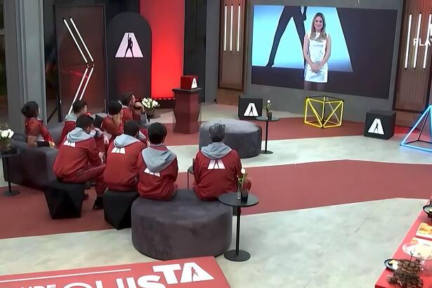 Rachel Sheherazade explica prova final para o Top 8 no deck do A Grande Conquista