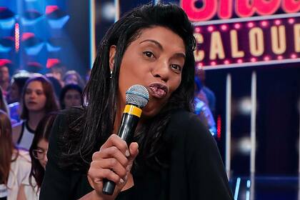 Marcia Fu no estúdio do Programa Silvio Santos