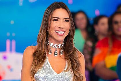 Patricia Abravanel no cenário do Programa Silvio Santos