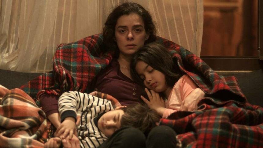 Bahar, Nisan e Doruk em trecho da novela Força de Mulher