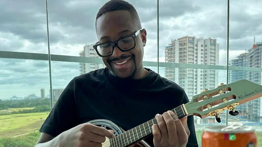 Mumuzinho e violão