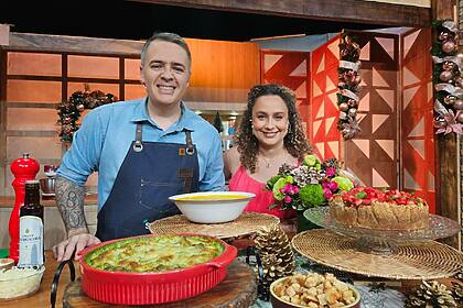 Chef Léo e Bianca Láua na bancada do programa
