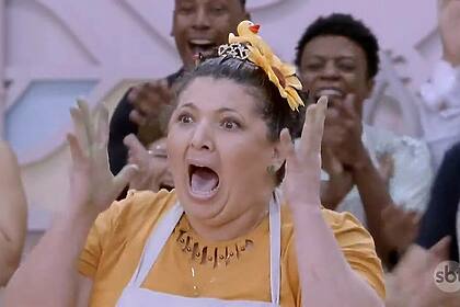 Eli espantada com a vitória no Bake Off Brasil
