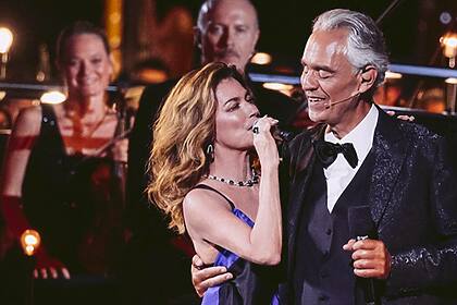 Shania Twain e Andrea Bocelli em trecho do conserto Especial da RECORD