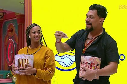 Aline e Vinicius no comando do sorteio VIP e Xepa no BBB 25