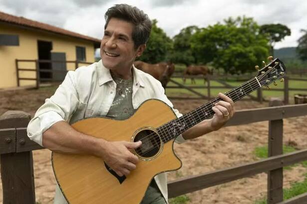 Daniel, na fazenda, em trecho do programa Viver Sertanejo