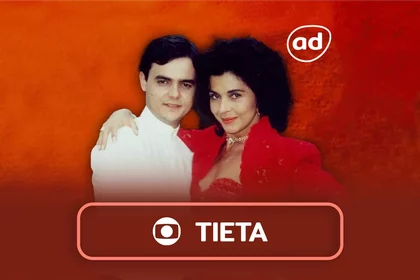 Protagonistas abraçados e sorridentes na arte do resumo de Tieta