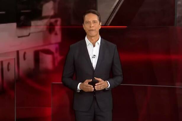 Sergio Aguiar no cenário virtual do Domingo Espetacular