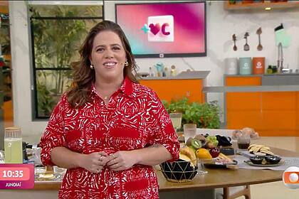 Tati Machado de vestido vermelho na apresentação do Mais Você
