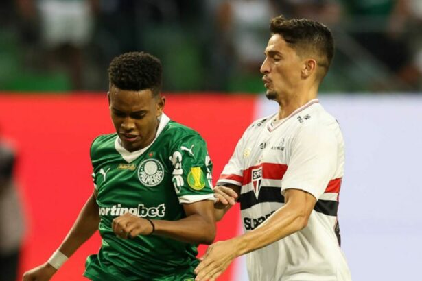Estevão em trecho do jogo Palmeiras x São Paulo pelo Paulistão