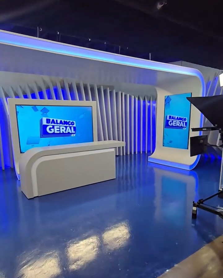 Novo cenário do Balanço Geral DF com bancada branco e piso azul