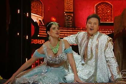 Vera Viel, no papel da princesa Jasmine, ao lado de Rodrigo Faro na Batalha do Lip Sync