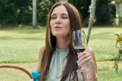 Adriane Esteves, como Mércia, em trecho do capítulo de Mania de Você