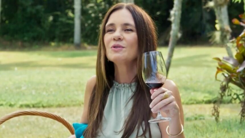 Adriane Esteves, como Mércia, em trecho do capítulo de Mania de Você