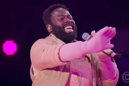 Douglas Silva após ser desmarcado como Candinho no The Masked Singer