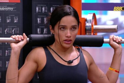 Eva com cara de assustada na academia do BBB 25