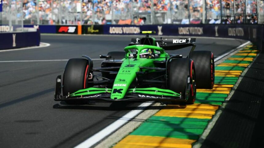 Carro do piloto brasileiro Gabriel Bortoleto na pista no GP da Austrália de Fórmula 1, que voltará a Globo em 2026