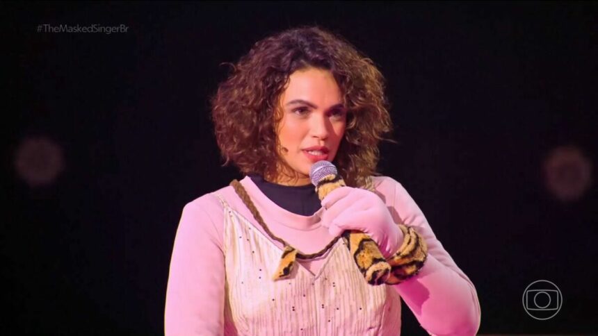 Giovana Cordeiro após ser desmarcada como Juma no The Masked Singer