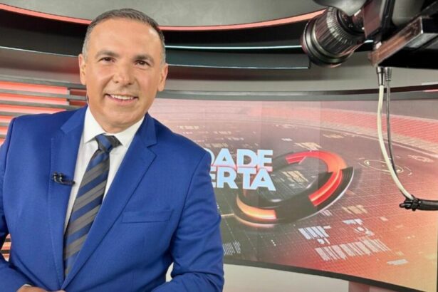 Gottino nos bastidores do cenário do Cidade Alerta