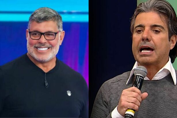 Alexandre Frota sorrindo dividindo tela com João Kléber no cenário do SBT do Domingo Legal